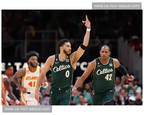 冰与火的青春挽歌:当亚特兰大老鹰撞上孟菲斯灰熊,谁才是新时代的掌舵人? 冰与火的青春挽歌:当亚特兰大老鹰撞上孟菲斯灰熊,谁才是新时代的掌舵人?